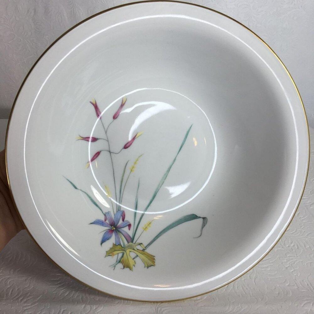 Vintage Eschenbach China 9" Vegetable Serving Bowl Pattern W1458 Bavaria Germany